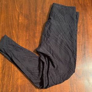 Onzie Black Textured Leggings
